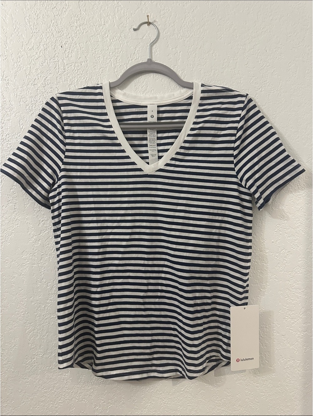 lululemon NWT Navy & White Striped V-Neck Love Short Sleeve Tee